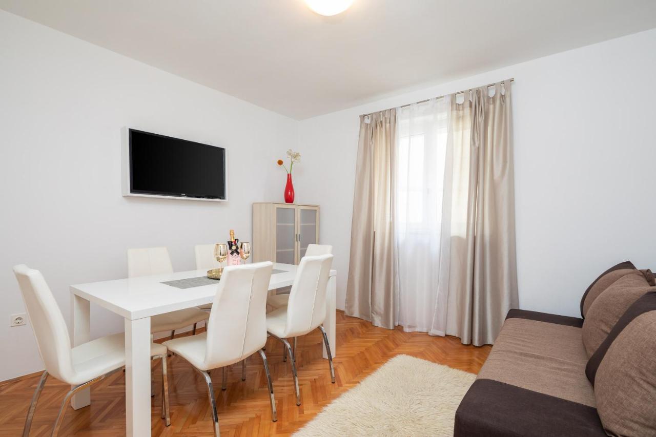 Seaside Apartment Blue Dugi Rat Exterior foto